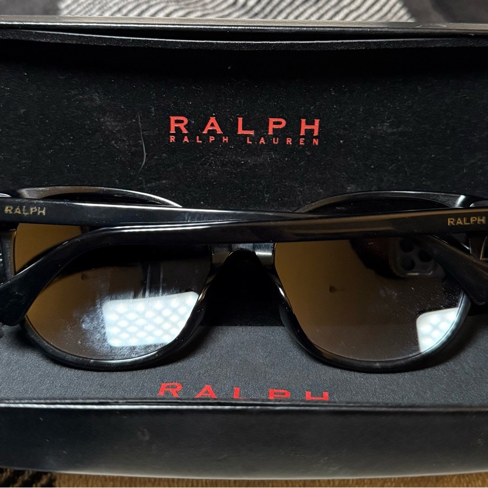 sunglasses - Picture 3 of 5